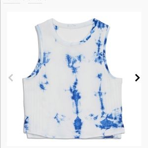 Lululemon tank size 10 blue tie dye